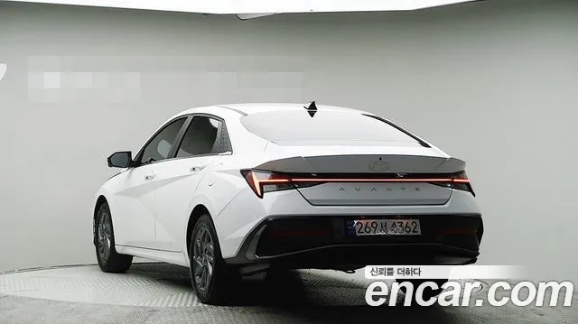 Hyundai Avante — фото 2