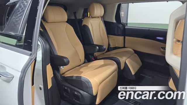 Kia Carnival — фото 12