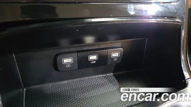 Kia Carnival — фото 14