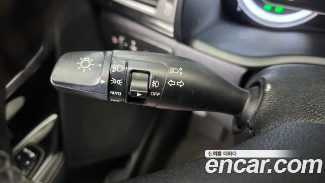 Kia Niro — фото 16