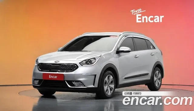 Kia Niro — фото 20