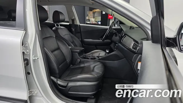 Kia Niro — фото 10