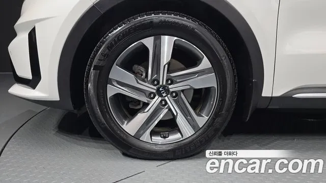 Kia Sorento — фото 4