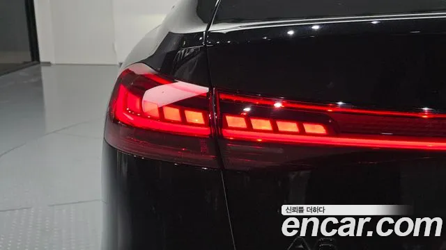 Audi A6 e-Tron — фото 23