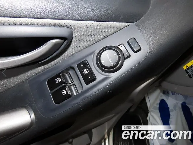 Hyundai Starex — фото 13
