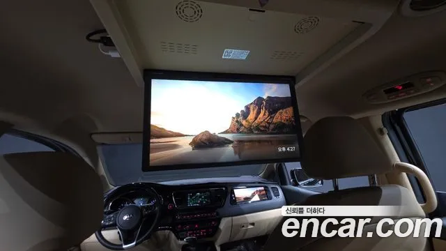Kia Carnival — фото 18