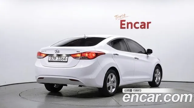 Hyundai Avante — фото 1