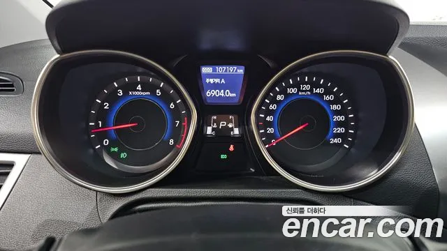 Hyundai Avante — фото 7