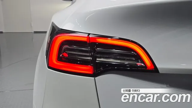 Tesla Model Y — фото 23