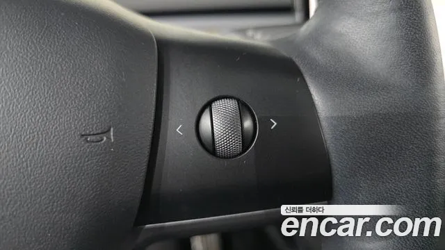 Tesla Model Y — фото 28