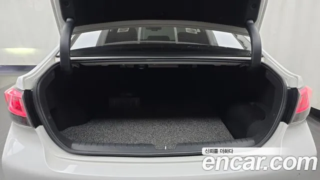 Hyundai Sonata — фото 19
