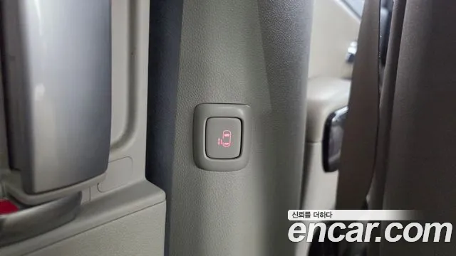 Kia Carnival — фото 18