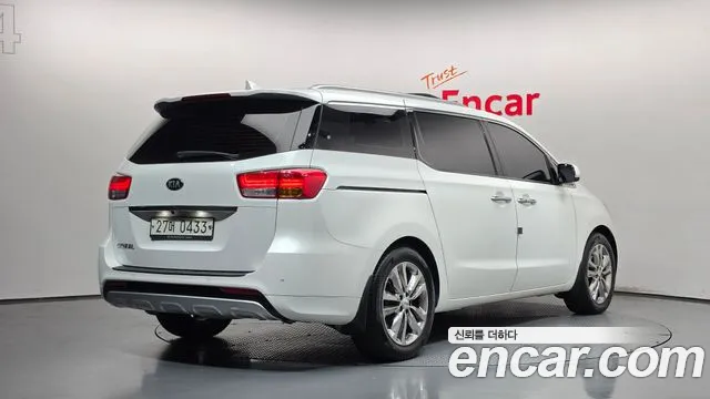 Kia Carnival — фото 2