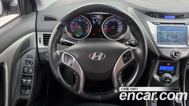 Hyundai Avante — фото 14