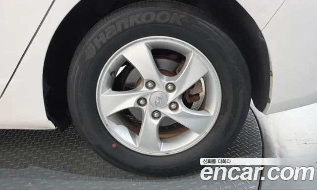 Hyundai Avante — фото 21