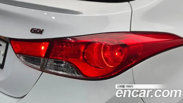 Hyundai Avante — фото 23