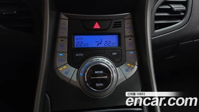 Hyundai Avante — фото 31