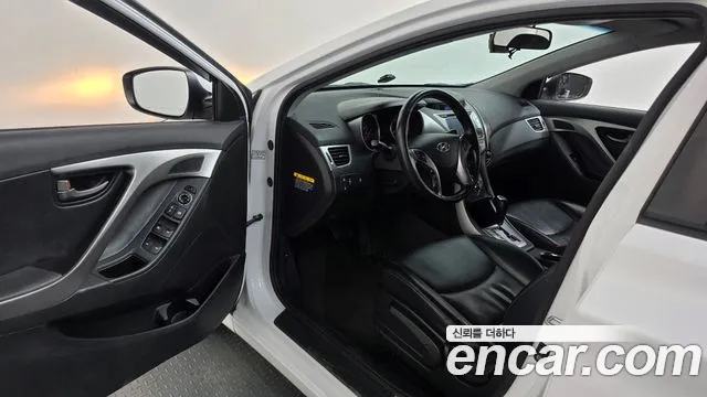 Hyundai Avante — фото 10