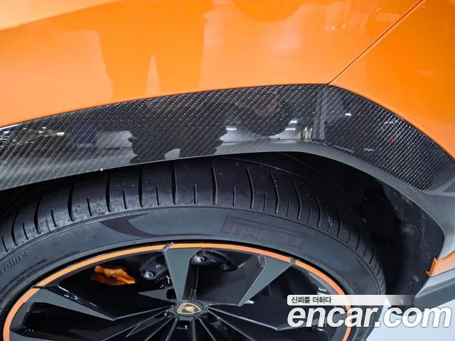 Lamborghini Urus — фото 12
