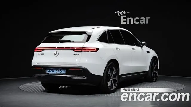 Mercedes-Benz EQC — фото 1
