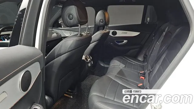 Mercedes-Benz EQC — фото 11