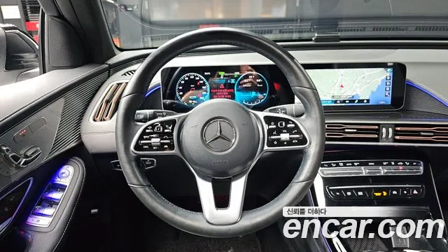 Mercedes-Benz EQC — фото 12