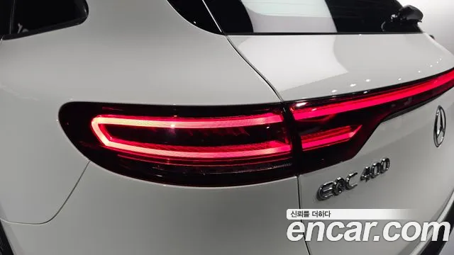 Mercedes-Benz EQC — фото 23