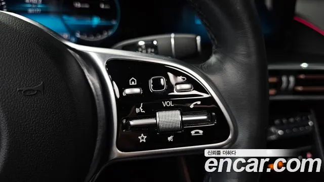 Mercedes-Benz EQC — фото 30