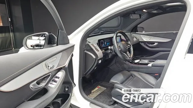 Mercedes-Benz EQC — фото 9