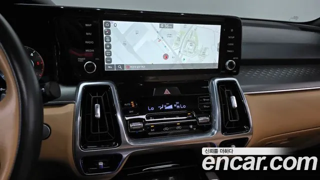 Kia Sorento — фото 15