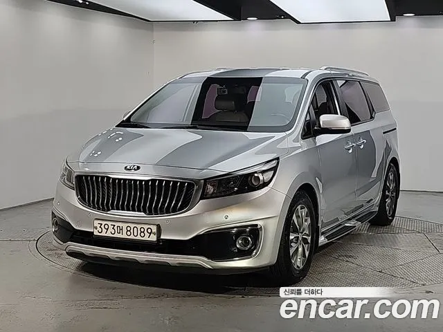 Kia Carnival — фото 1