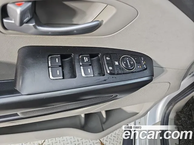 Kia Carnival — фото 13