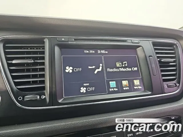 Kia Carnival — фото 14