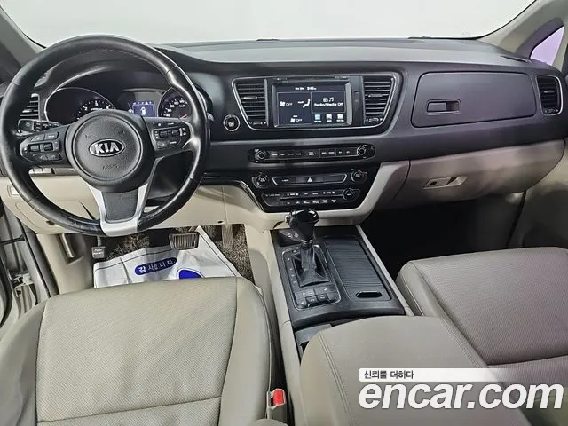 Kia Carnival — фото 5