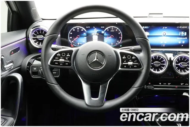 Mercedes-Benz A-Class — фото 11