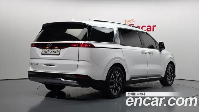 Kia Carnival — фото 2