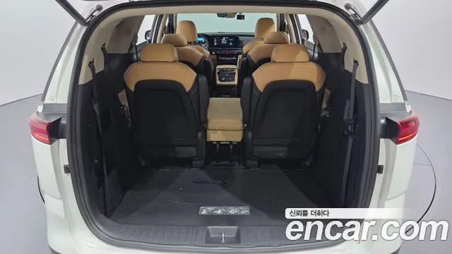 Kia Carnival — фото 16
