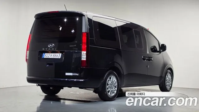 Hyundai Staria — фото 1