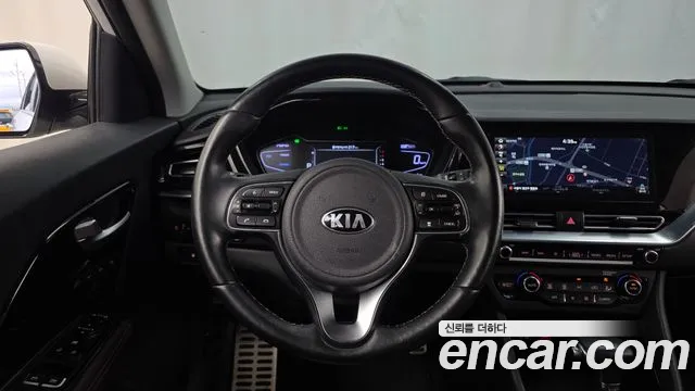 Kia Niro — фото 13