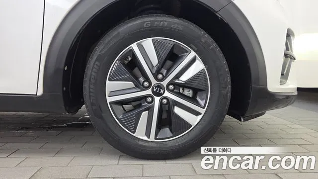 Kia Niro — фото 21