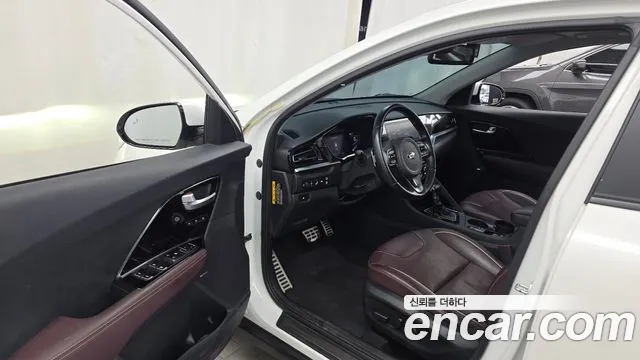 Kia Niro — фото 10