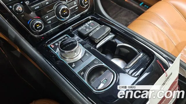 Jaguar XJ — фото 9