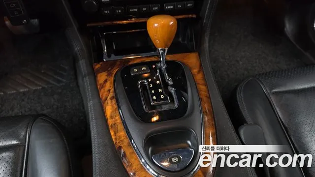 Jaguar XJ — фото 9