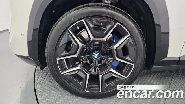 BMW XM — фото 5