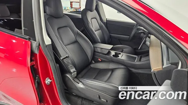 Tesla Model Y — фото 12