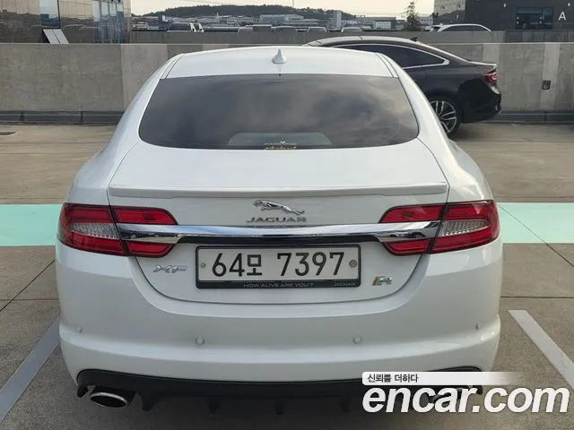 Jaguar XF — фото 4