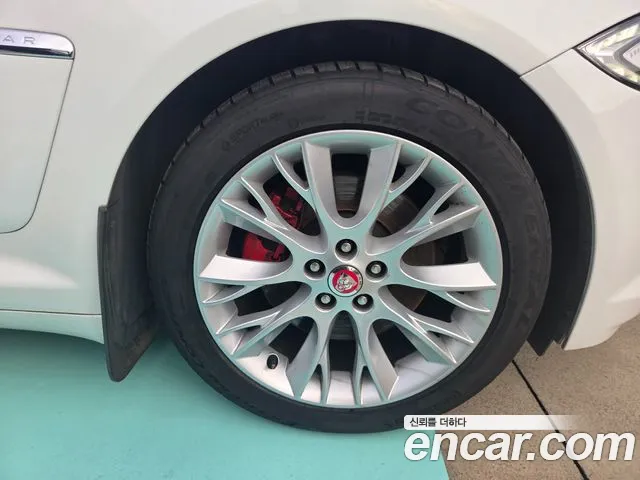 Jaguar XF — фото 5