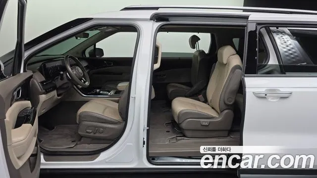 Kia Carnival — фото 16
