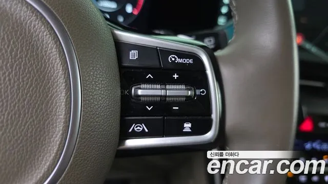 Kia Carnival — фото 32