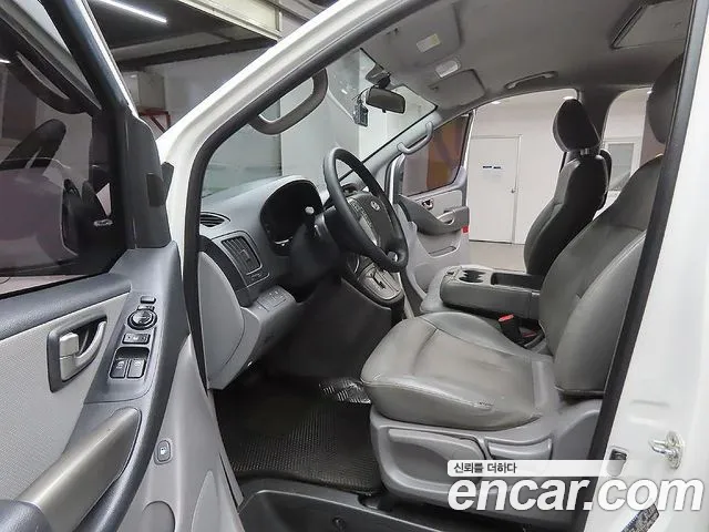 Hyundai Starex — фото 12